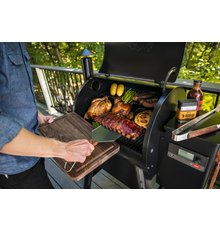 Traeger PRO 575 (Black) 9.jpeg